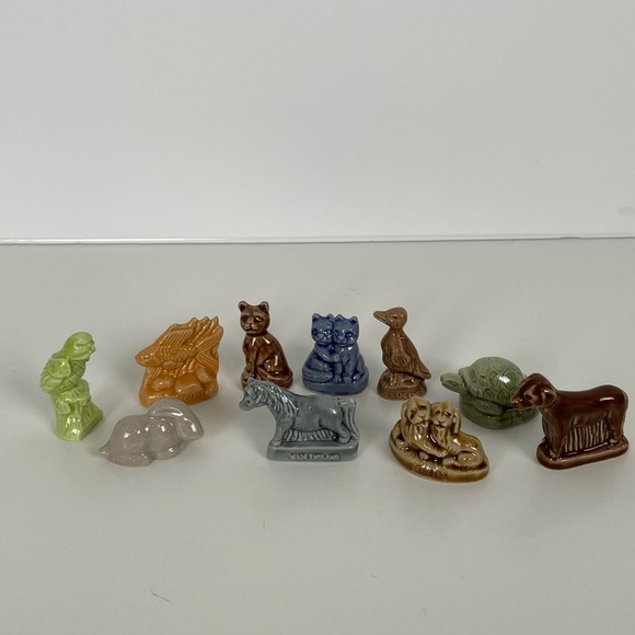 Wade England Red Rose Tea whimsies figurines pet series - Picture 1 of 9